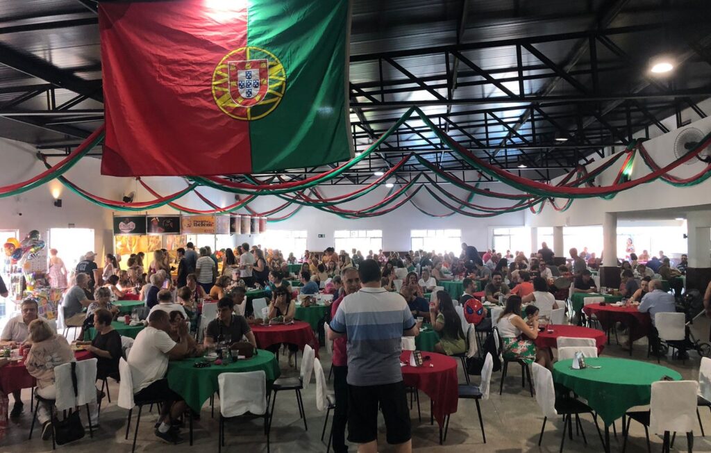Salão Lisboa da Associação Portruguesa JF lotado nos 3 dias da segunda edição da Festa Portuguesa